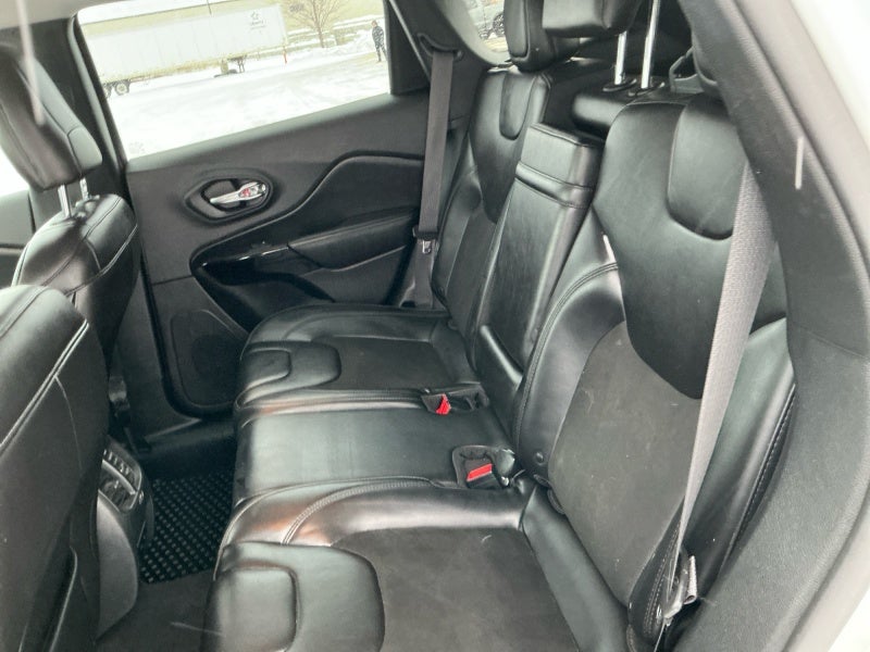 2019 Jeep Cherokee Altitude