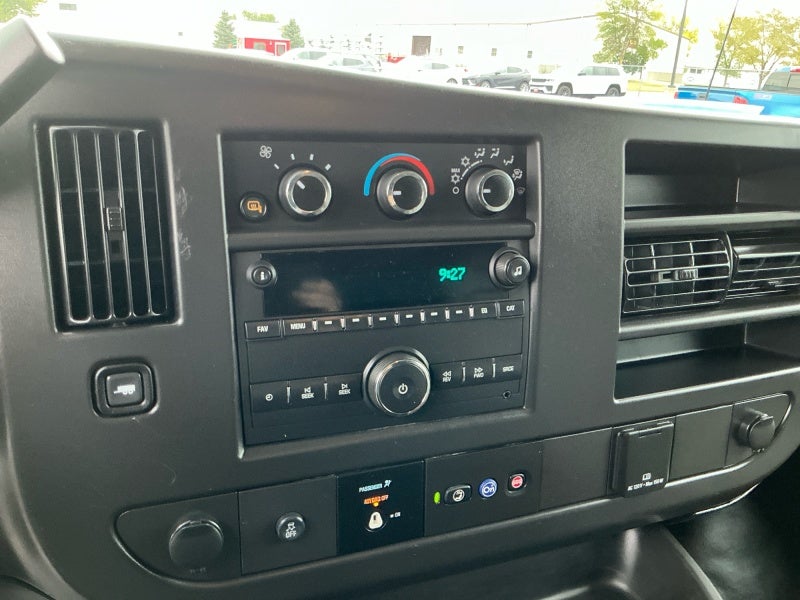2025 Chevrolet Express Cargo WT