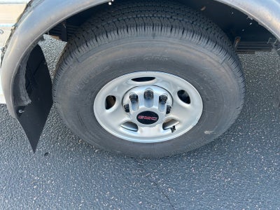 2025 GMC Savana Cutaway 3500 1WT