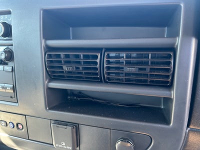 2025 GMC Savana Cutaway 3500 1WT