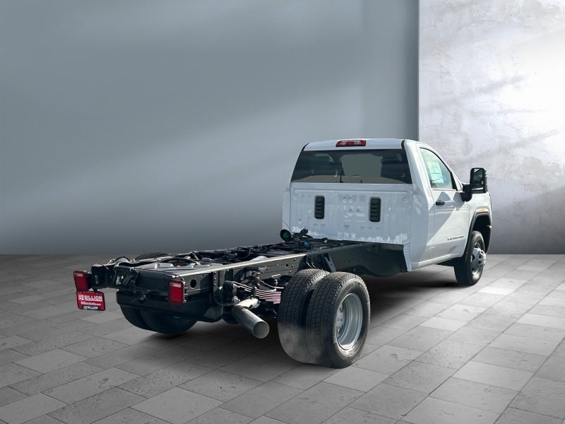 2026 GMC Sierra 3500 HD Chassis Cab Pro
