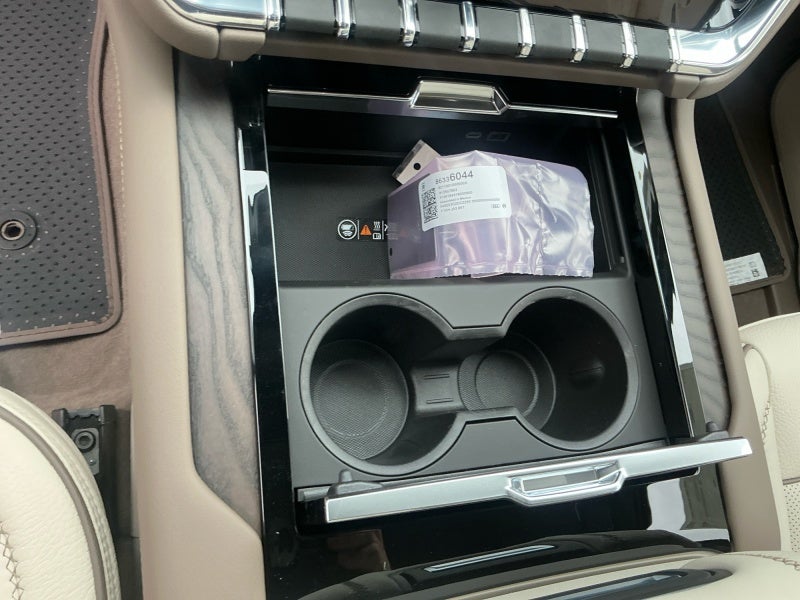 2026 GMC Yukon Denali - Photo 13