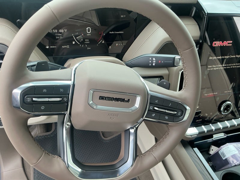 2026 GMC Yukon Denali - Photo 14