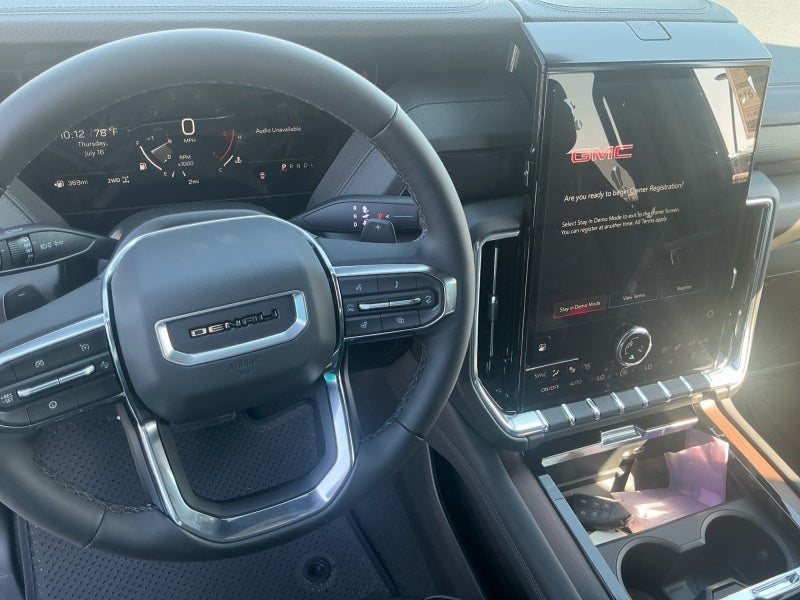 2026 GMC Yukon Denali - Photo 15