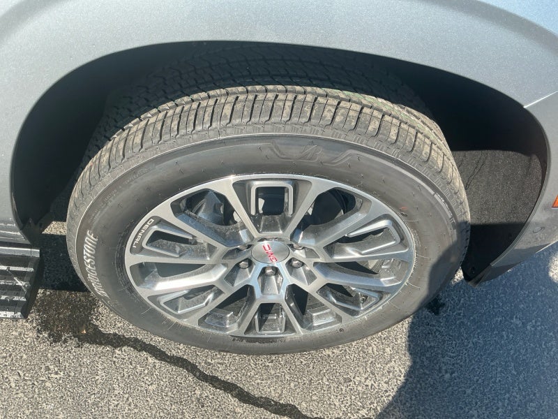 2026 GMC Yukon Denali - Photo 22