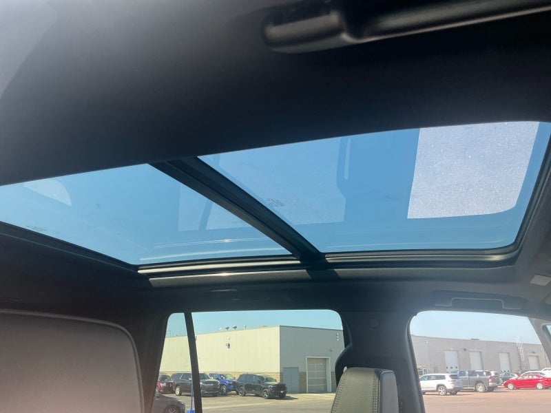 2026 GMC Yukon Denali - Photo 23