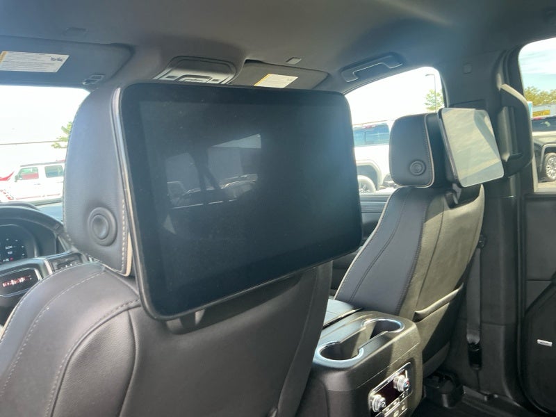 2024 GMC Yukon XL SLT