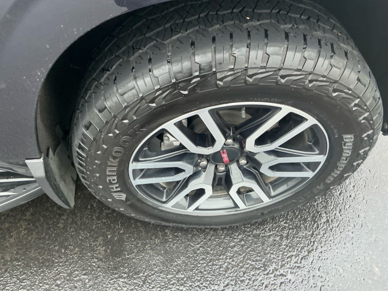 2023 GMC Yukon XL AT4