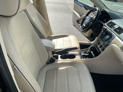 2017 Volkswagen Passat 1.8T SE w/Technology