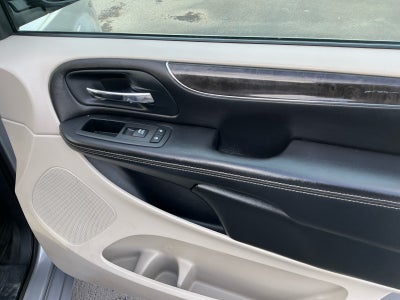 2013 Chrysler Town & Country Touring-L