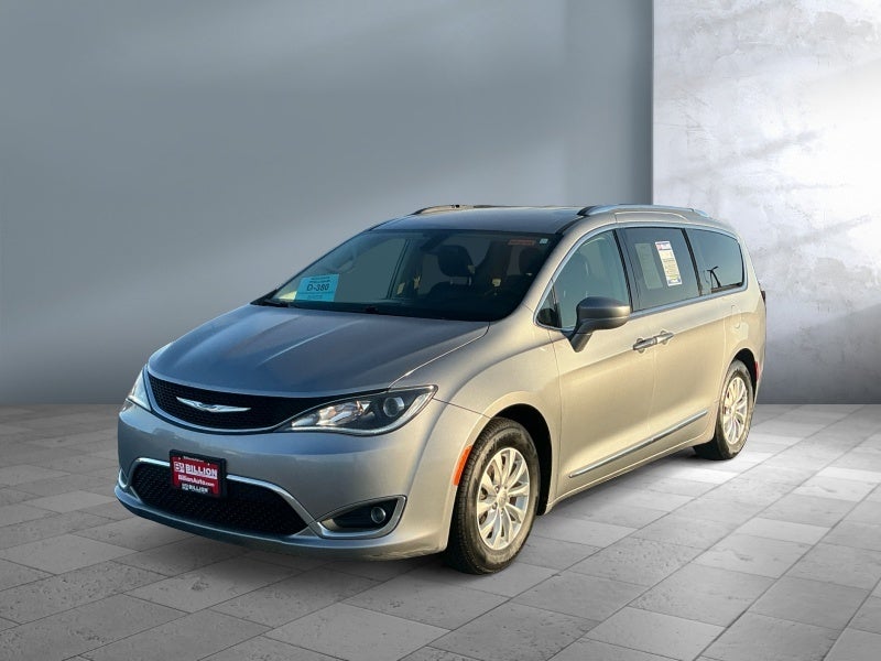 2018 Chrysler Pacifica Touring L Plus's photo