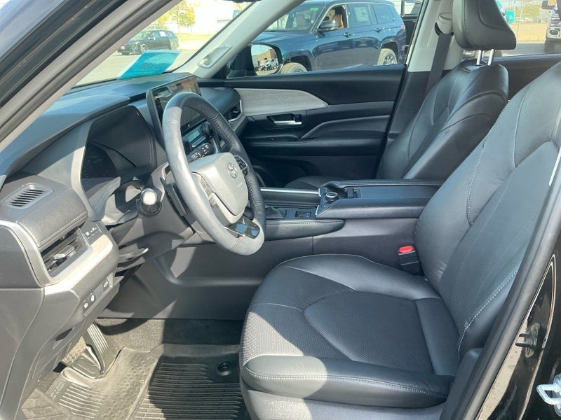 2026 Toyota Grand Highlander LE