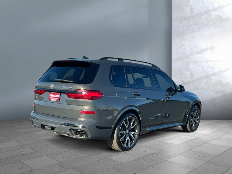 2022 BMW X7 M50i