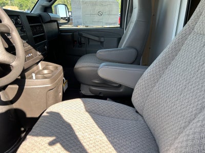 2025 GMC Savana Cutaway 3500 1WT