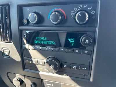 2025 GMC Savana Cutaway 3500 1WT