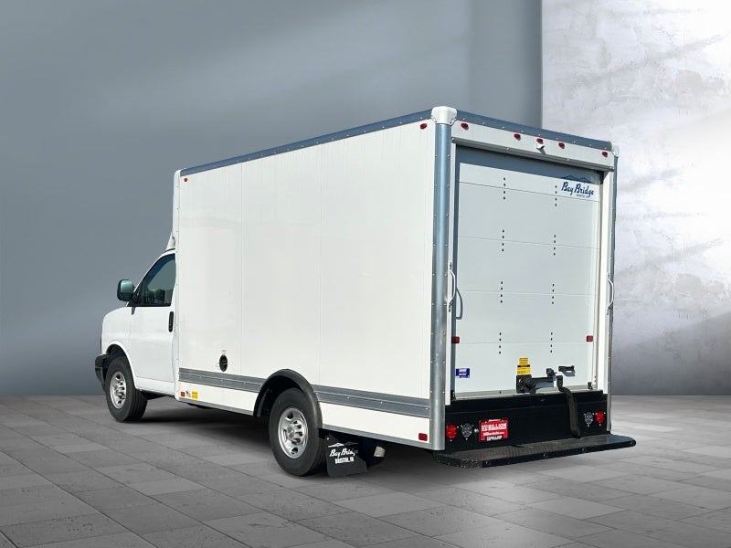 2025 GMC Savana Cutaway 3500 1WT