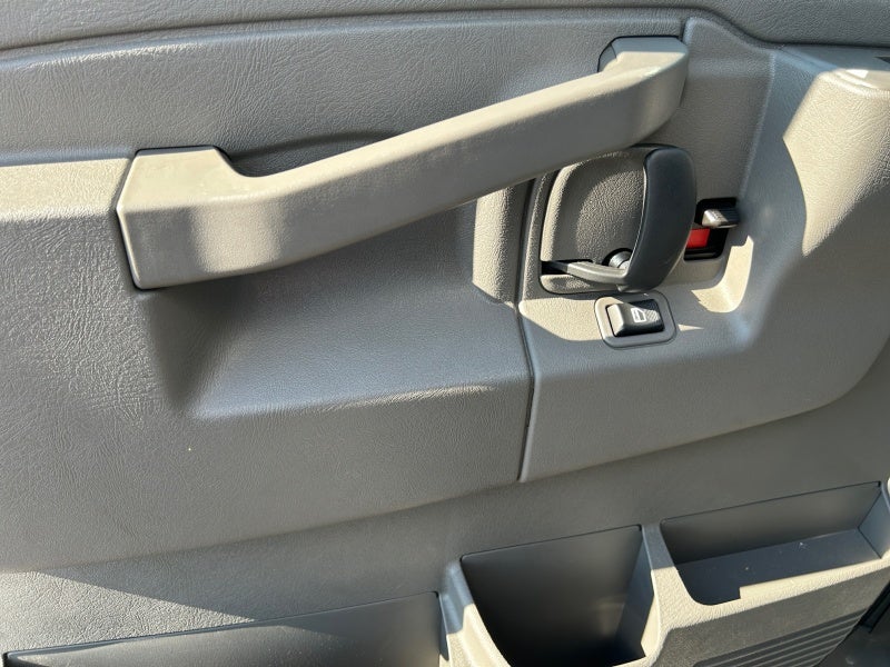 2025 GMC Savana Cutaway 3500 1WT